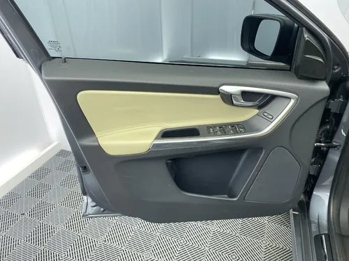 Volvo XC60 2.0 T5 Awd Summum