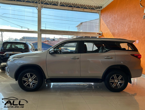 Toyota Hilux SW4 2.7 SR 7 LUGARES 4X2 16V FLEX 4P AUTOMÁTICO