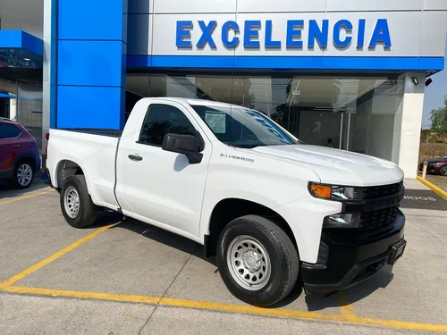 Chevrolet Silverado 4.3 V6 1500 WT Cabina Regular 4x2 At