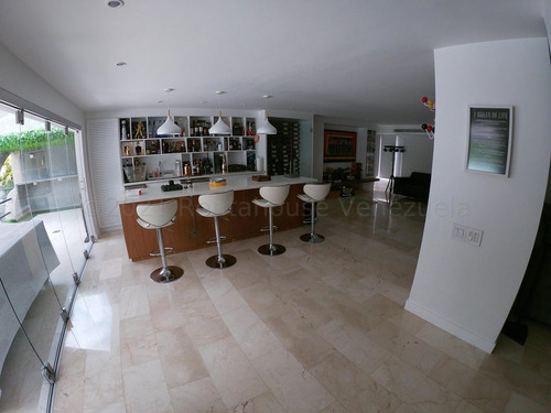 Apartamento Dúplex Remodelado 475 M² 5h, 5b, 4p, Vistavila Con Piscina En Venta En Los Palos Grandes Avenida 3era. Caracas