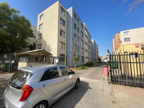 Excelente Ubicación En Condominio Y Con Estacionamiento