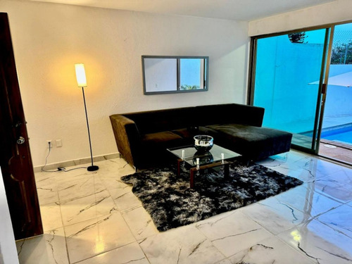 Casa Estilo Contemporáneo En Col. Tulipanes, Cuernavaca Morelos.