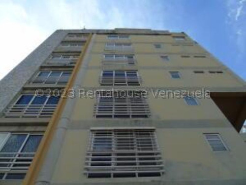  #23-24579  Bello Apartamento En Los Naranjos De Las Mercedes 