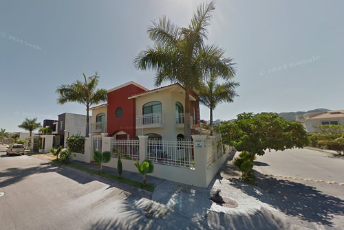 Casa A La Venta En Fluvial Vallarta, Puerto Vallarta, Jalisco, Remate Adjudicado