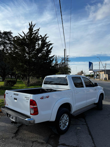 Toyota Hilux 3.0 Cd Srv Cuero 171cv 4x4 5at