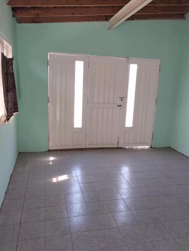 Casa En Venta - 3 Dormitorios 2 Baños - 360mts2 - Ezeiza