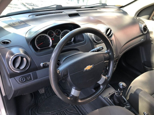 Imagen 9 de 14 de Chevrolet Aveo 2018 Lt