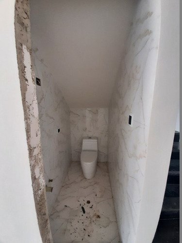 Imagen 8 de 15 de Townhouse En Venta En San Diego La Esmeralda
