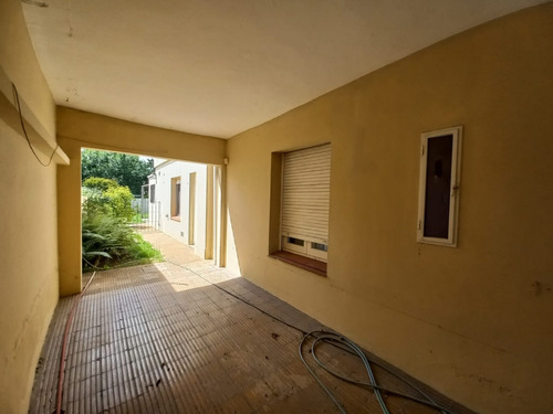 Casa Con Jardín De Invierno En Venta, General Las Heras