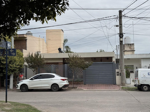 Vendo Casa 2 Dorm. Zona Sur. B. Iponá, Cordoba. Apta Crédito