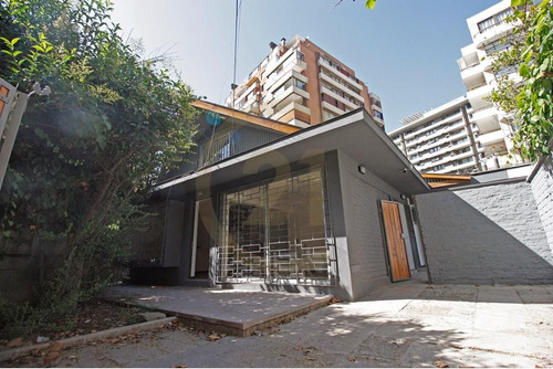 Casa En Pasaje Remodelada Colon / Vespucio 5d4b