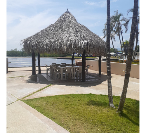 Apartamento En Venta Conjunto Resd. Laguna Suites, Higuerote