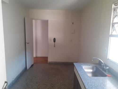 Imagen 10 de 15 de 2 Amb. Boedo Valle Esq Riglos. Frente Con Balcón