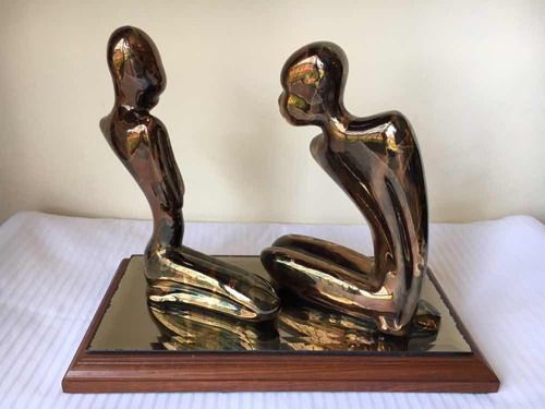 Escultura Figuras Pareja Arte Decoracion Base Madera C825