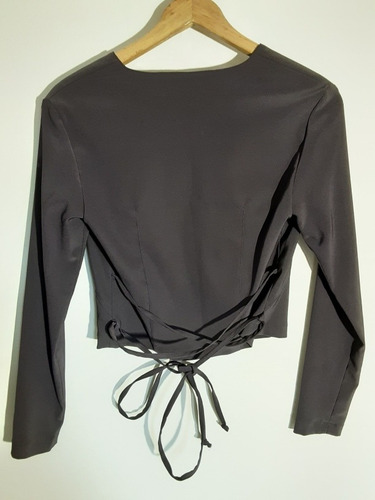 Imagen 5 de 10 de Blusa Italiana Corta De Diseño