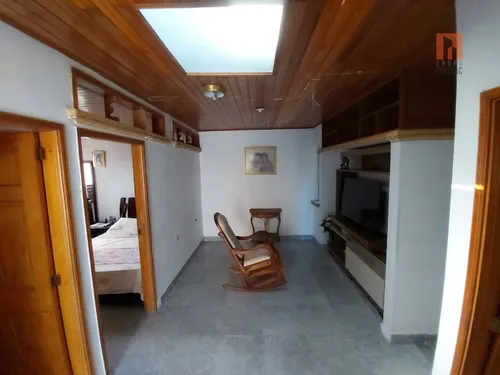 Venta De Local Y Apartamento En Hipodromo