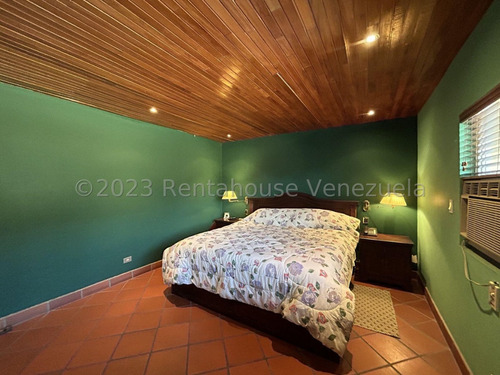 Casa En Venta En Macaracuay Caracas Calle Cerrada Piscina Parrillera Jacuzzi
