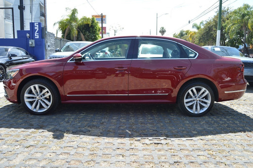 Volkswagen Passat 2018 V6 Rojo