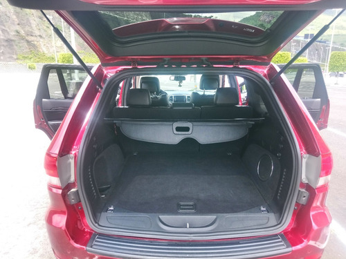 Imagen 7 de 10 de Jeep Grand Cherokee 2013 Laredo V6 Lujo 4x2 At
