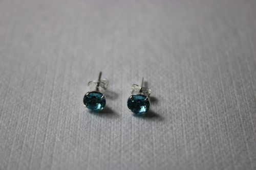 Brincos Zircônia Redonda 7mm Prata 925 Azul Claro