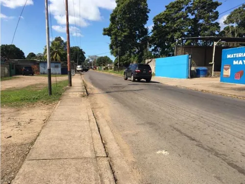 Avenida Alirio Ugarte Pelayo.