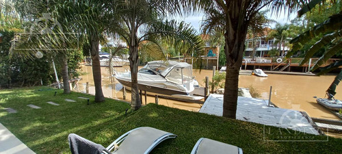 Casa En Venta Al Río  Boat Center Tigre (posibilidad Con Muebles)