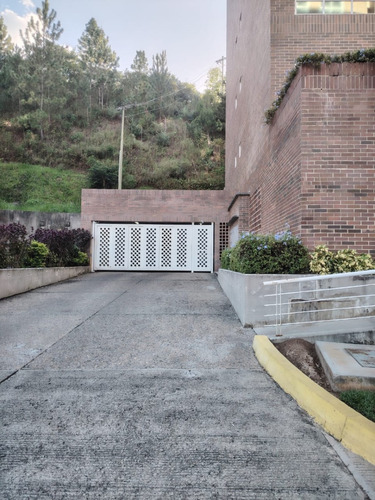 Alquiler De Apartamento En Urbanizacion Escampadero