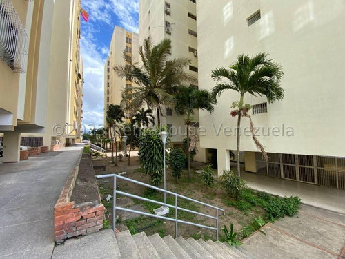  Apartamento En Venta En El Oeste De Barquisimeto Cod 2 - 4 - 2 - 1 - 5 - 0 Mp