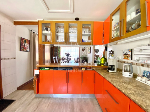 Encantadora Casa Y Parcela Lomas Del Aguila, 3d2b+dpto Invit