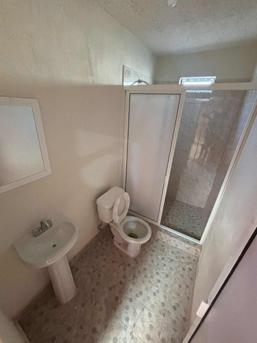Se Vende Casa De Un Piso En Col. El Rocio