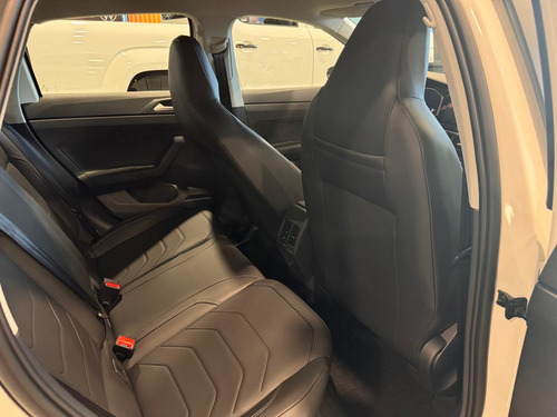 Volkswagen Nuevo Polo 1.0 HIGHLINE 170TSI