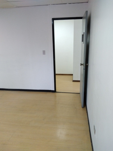 Imagen 26 de 29 de Alquilo Oficinas En Los Palos Grandes