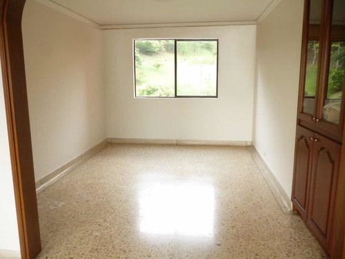 Imagen 2 de 8 de Apartamento Poblado 196 Mts. 3 Alcobas +servicio+estudio