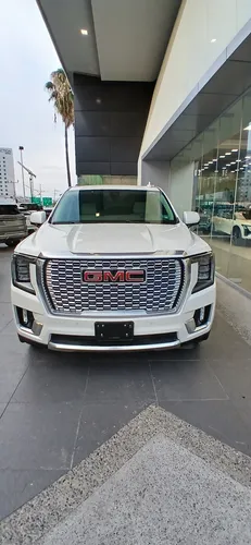 GMC Yukon DENALI 10 VEL AWD AT