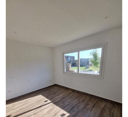 Casa A La Venta En San Felipe De Canning!!! 3 Dormitorios!! Vista Al Pulmon!! Oportunidad!!