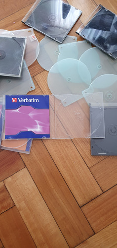 Cajas De Cd's Acrílica Y De Plástico - Impecables
