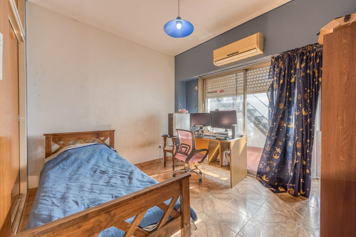 Venta Casa 5 Dormitorios En Boedo Cochera Patio