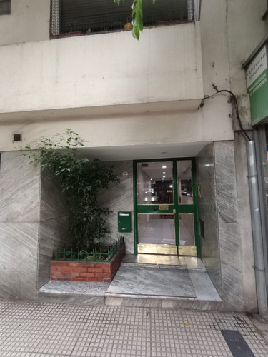 Departamento De 35m² Con Balcón Al Frente. Barrio Y Ubicación Privilegiadas: En La Vereda Del Subte H Y D. Zona Industrial Y Comercial. Facultades. Apto Profesional. Mega Punto Del Planeta. Dueño Dir