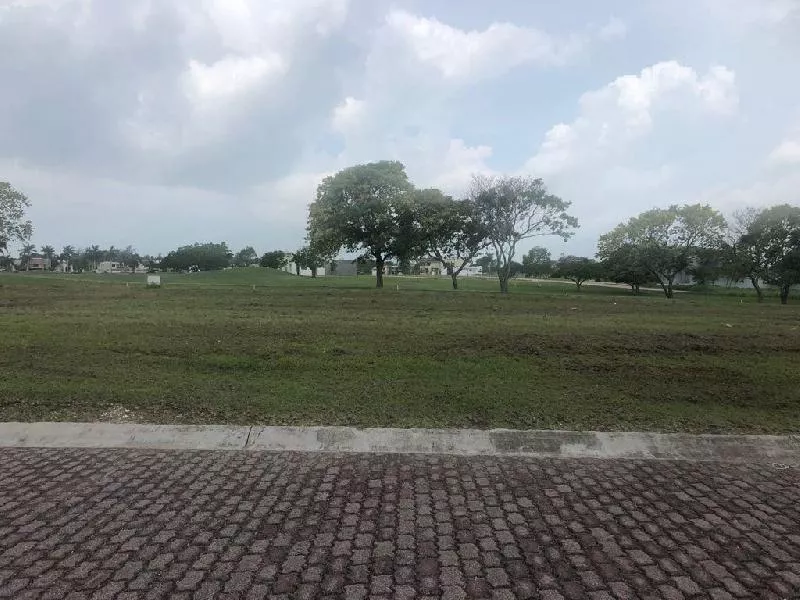 Terreno Comercial En Venta En Residencial Lagunas De Miralta, Altamira, Tamaulipas