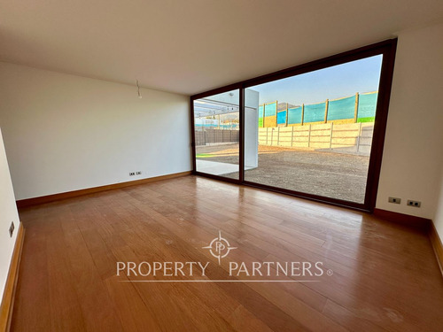 Casa Mediterránea En Condominio Recién Entregada A...