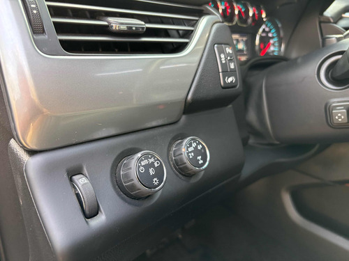 Chevrolet Suburban 5.3 Ltz V8 4wd 2da Cubo At