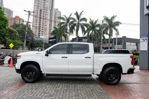 Chevrolet Silverado 5.3 Z71 4X4 At