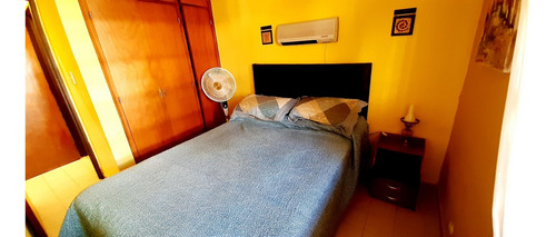 Casa Para 12 - Pileta Cerrada - Quincho - Centrica - Cochera 4 Autos - 5 Dormitorios - Equipamiento Full