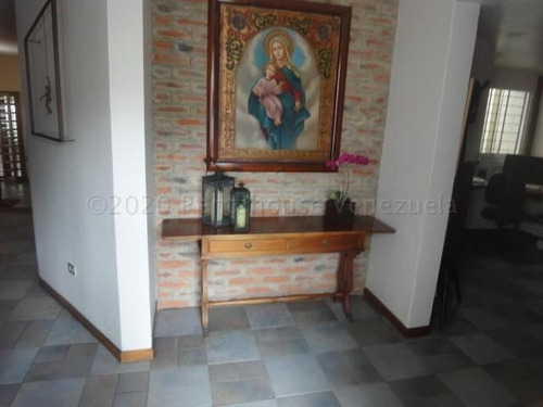 Imagen 3 de 12 de Casa Venta El Cafetal Cod. 21-5960-y Ymanol Elizalde 0414-3227631