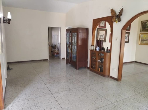 Imagen 3 de 13 de Casa En Jardín Levante Puerto Ordaz