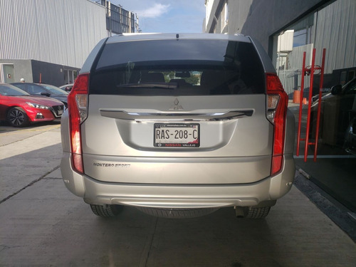 Imagen 4 de 15 de Mitsubishi Montero Es 2019