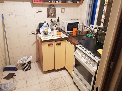Imagen 13 de 14 de Venezuela Al 2700. 3 Ambientes. 2 Dormitorios. Piso 8. Al Frente. Superficie 76 M2 Totales, 46 M2 Cubiertos. Doble Balcón Corrido De 30 M2 (15 M2 De Balcón Cubiertos). Muy Luminoso