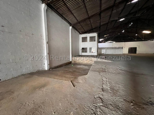 24-28876 ¡amplio Galpón En Alquiler En El Sector La Providencia! Mord