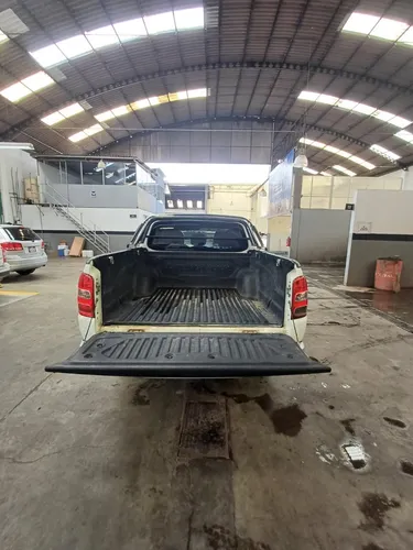 Mitsubishi L200 2.4 Cabina Doble 4x2 Mt