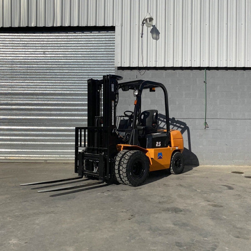 Imagen 10 de 15 de Autoelevador 2500kg 2.5 Toneladas Triple Torre 4.5m Duales
